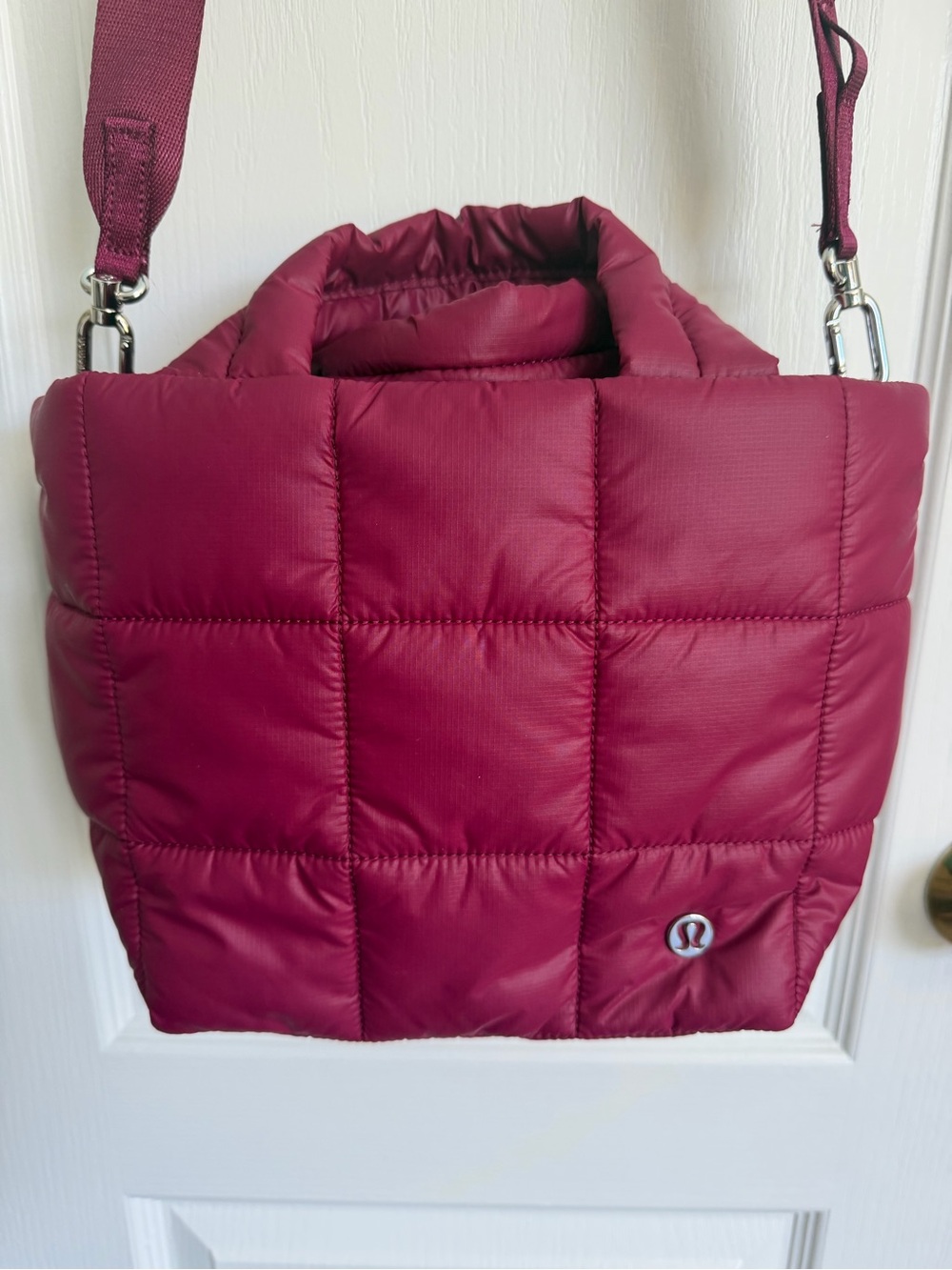Like New lululemon Athletica Quilted Puffer Tote Bag - Berry